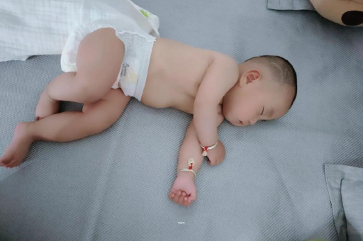 扬州宝宝夏天要穿袜子吗